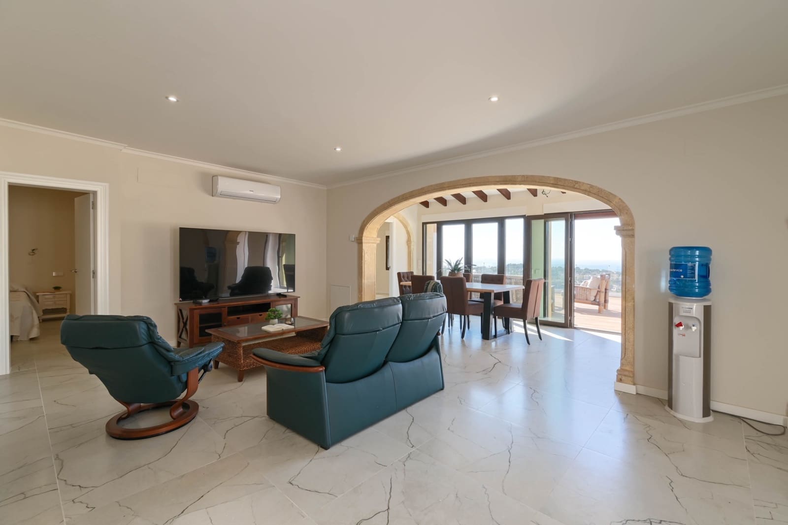 7 bedroom Villa for sale in Moraira with garage - € 1,925,000 (Ref: 9293290)