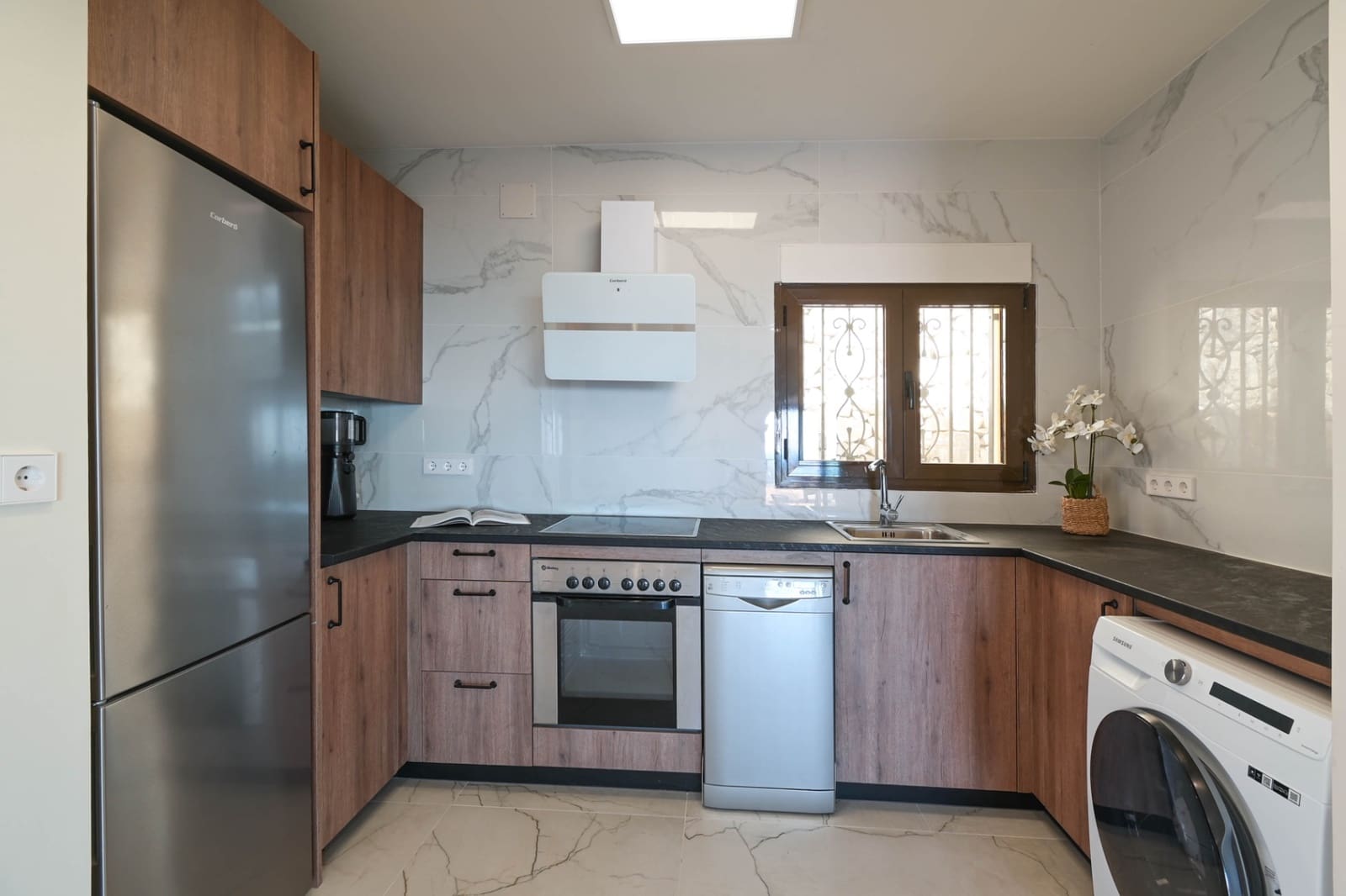 7 bedroom Villa for sale in Moraira with garage - € 1,925,000 (Ref: 9293290)