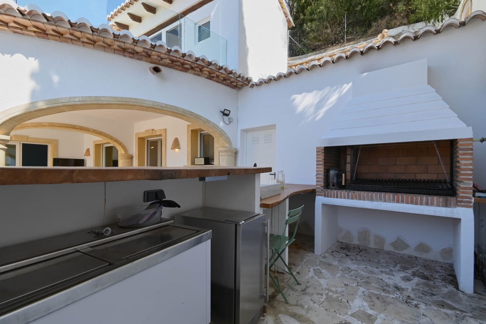 7 bedroom Villa for sale in Moraira with garage - € 1,925,000 (Ref: 9293290)