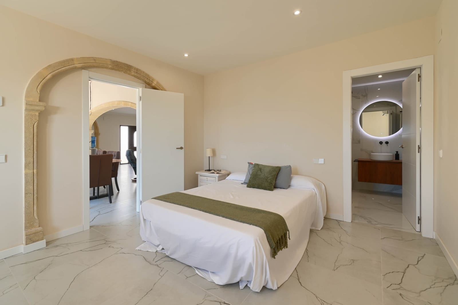 7 bedroom Villa for sale in Moraira with garage - € 1,925,000 (Ref: 9293290)