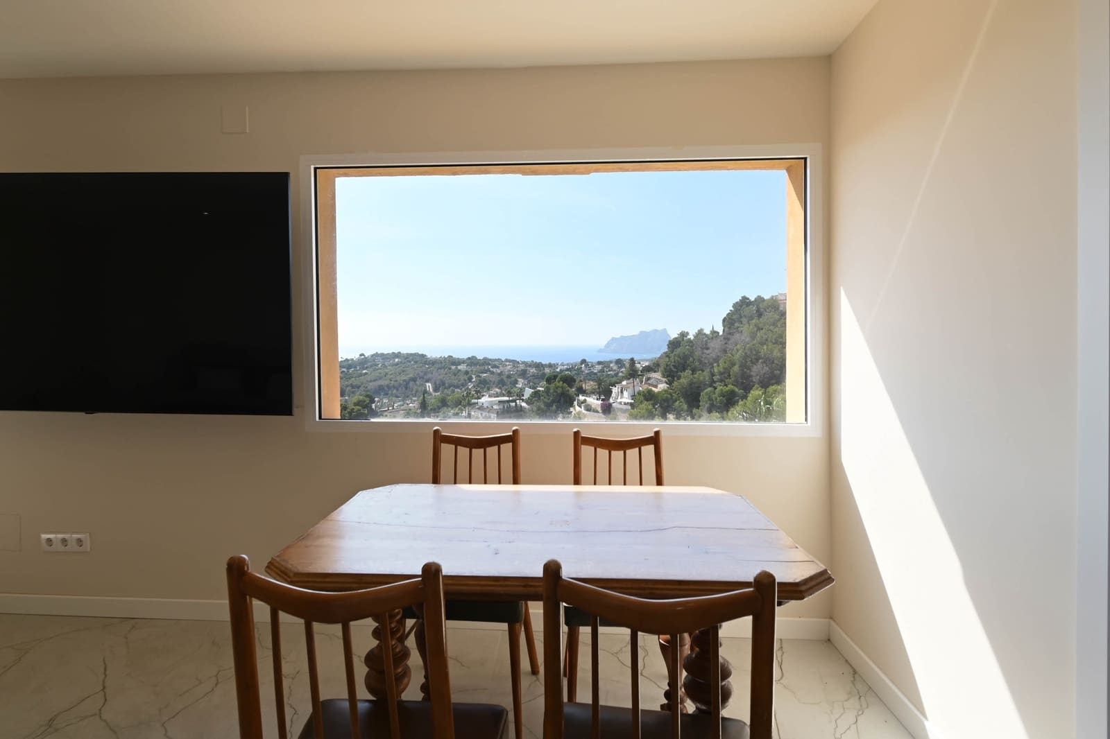 7 bedroom Villa for sale in Moraira with garage - € 1,925,000 (Ref: 9293290)