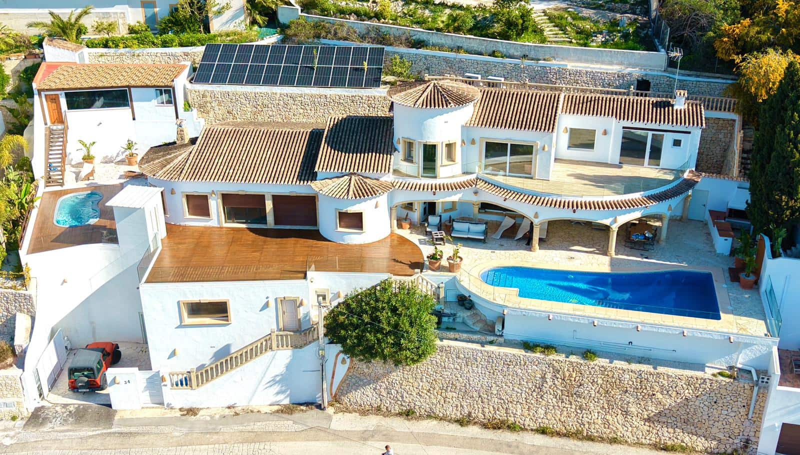 7 bedroom Villa for sale in Moraira with garage - € 1,925,000 (Ref: 9293290)
