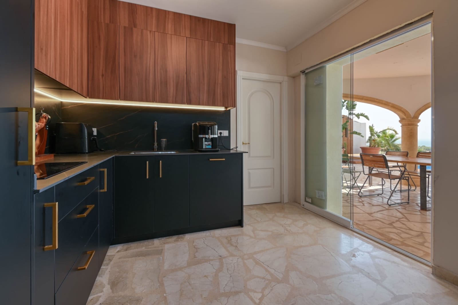 7 bedroom Villa for sale in Moraira with garage - € 1,925,000 (Ref: 9293290)