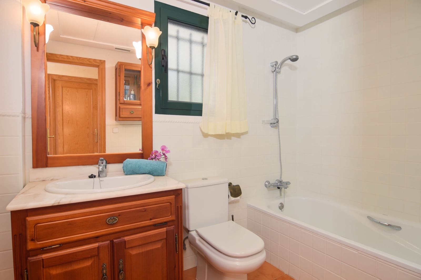 3 soveværelse Byhus til leje i Benitachell / Benitatxell med swimmingpool garage - € 1.400 (Ref: 9379732)