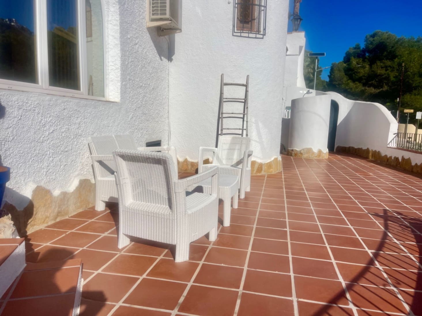 Dom blizniak do wynajęcia w Moraira - 1 800 € (Ref: 9427563)