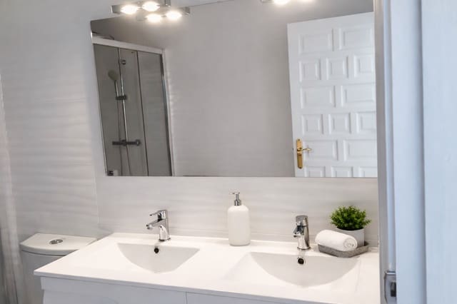 2 Zimmer Apartment zu vermieten in Benitachell / Benitatxell mit Pool Garage - 1.000 € (Ref: 9537794)