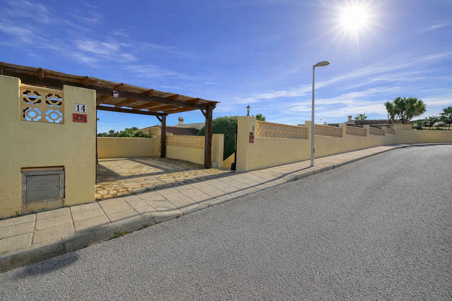 Chalet de 2 habitaciones en Benitachell / Benitatxell en venta con piscina garaje - 650.000 € (Ref: 9599903)