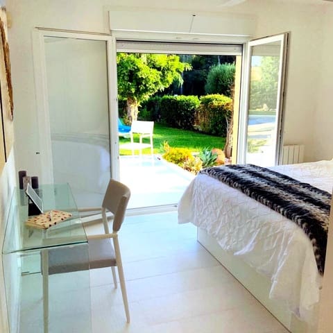 Chalet de 3 habitaciones en Javea / Xàbia en alquiler con garaje - 2.500 € (Ref: 9652878)