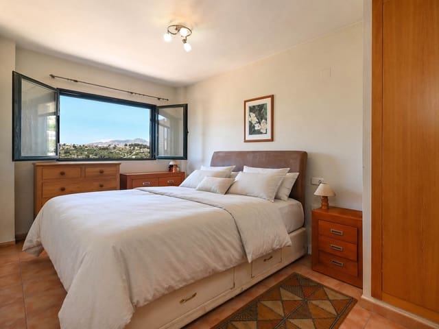 3 sypialnia Dom szeregowy na sprzedaż w Benitachell / Benitatxell z basenem garażem - 350 000 € (Ref: 9778875)