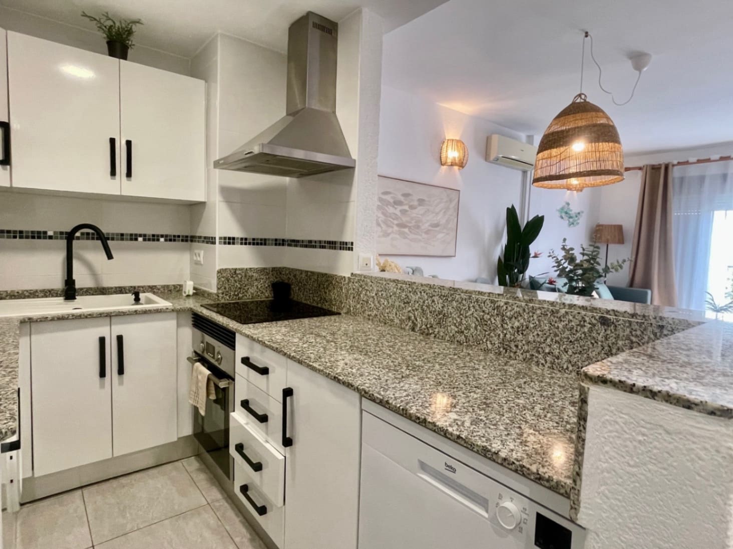 2 bedroom Apartment for sale in Moraira with pool - € 320,000 (Ref: 9814718)