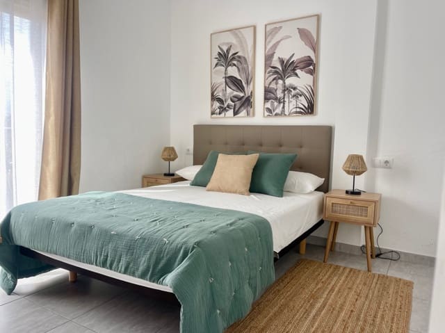 2 bedroom Apartment for sale in Moraira, Teulada-Moraira with pool - € 320,000 (Ref: 9814718)