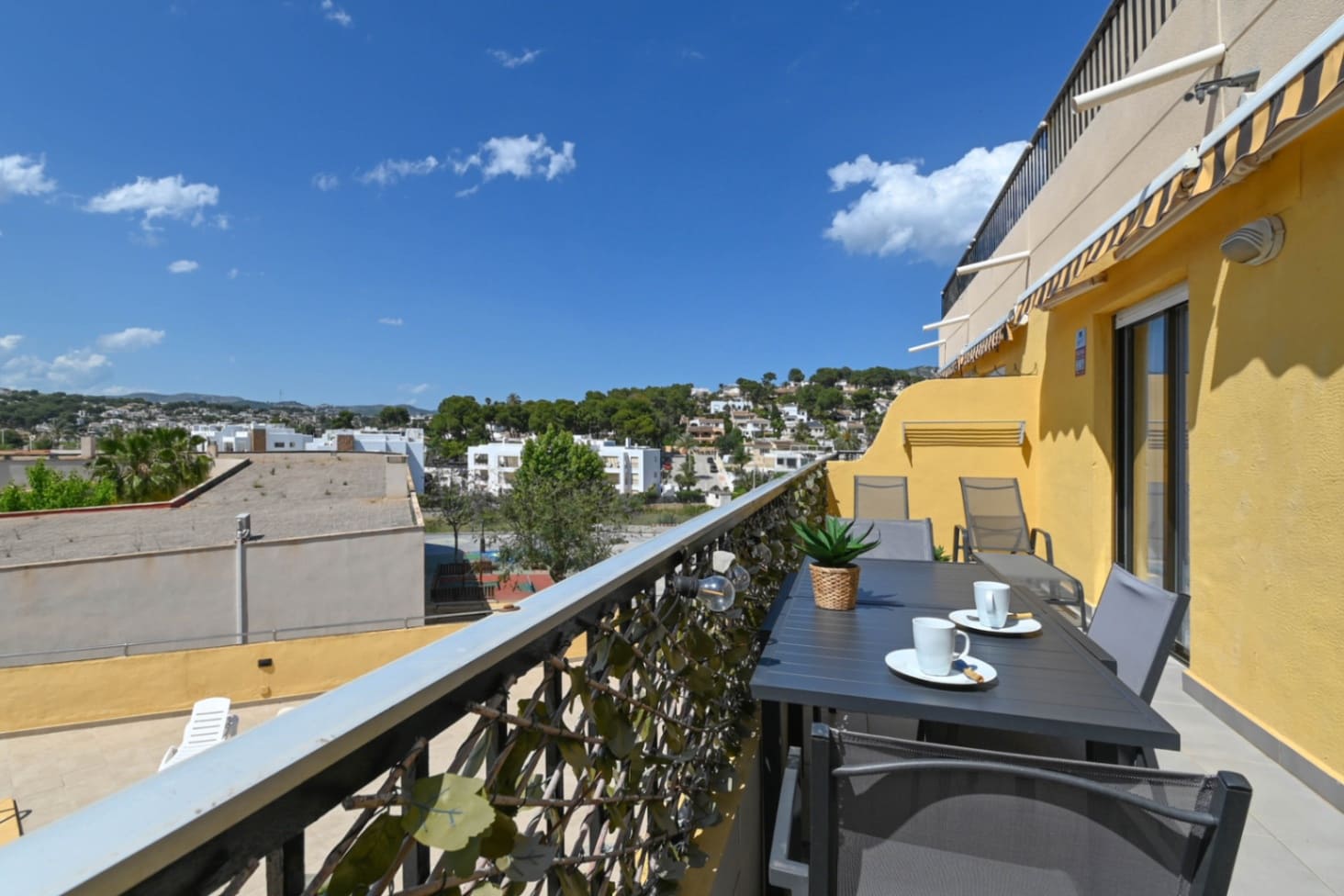 2 bedroom Apartment for sale in Moraira with pool - € 320,000 (Ref: 9814718)