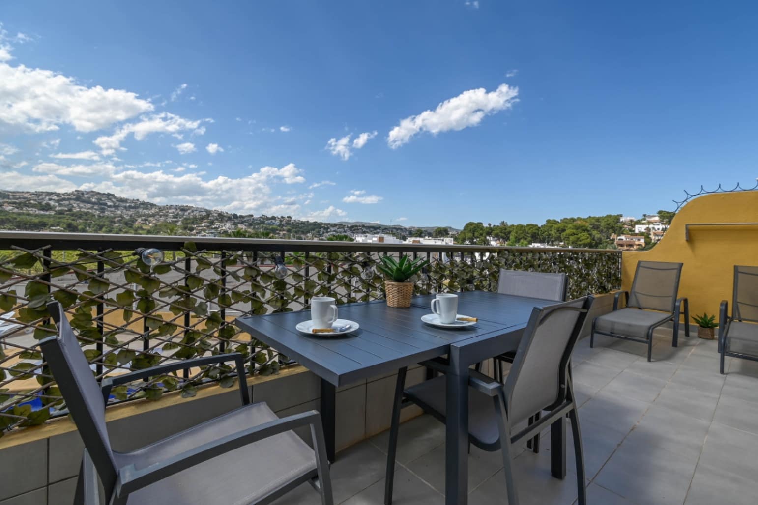 2 bedroom Apartment for sale in Moraira with pool - € 320,000 (Ref: 9814718)