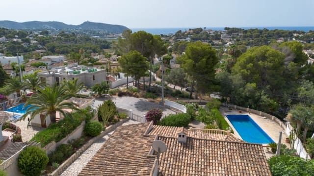 3 soveværelse Villa til salg i Moraira, Teulada-Moraira med swimmingpool garage - € 595.000 (Ref: 9972243)