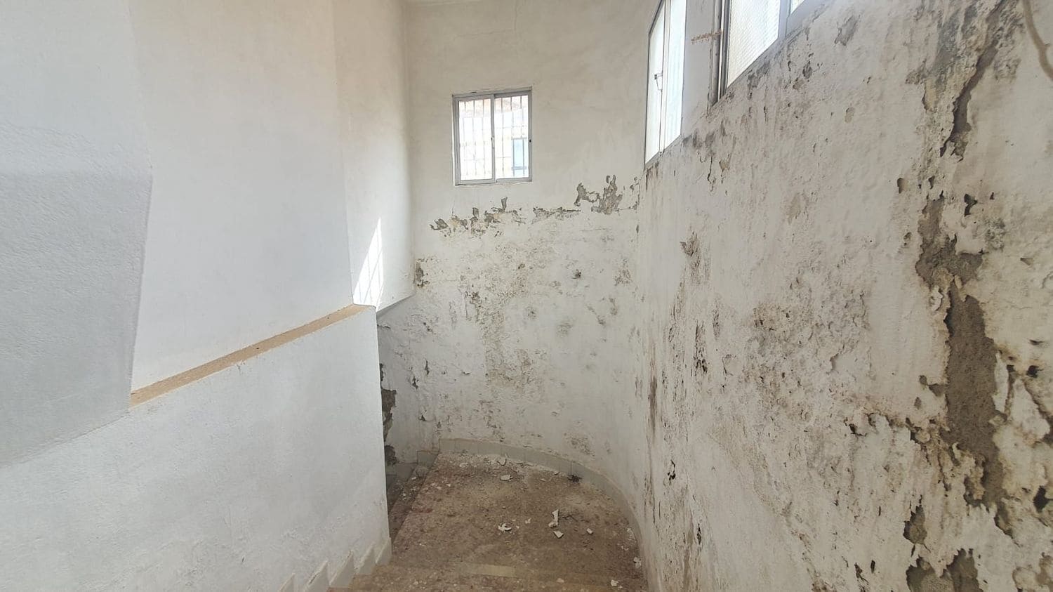 Erhverv til salg i Monda - € 180.000 (Ref: 7869816)