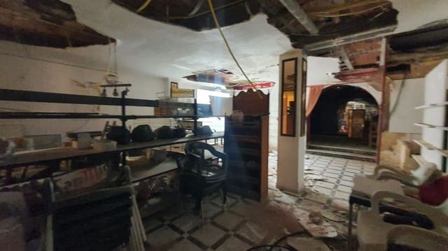 Erhverv til salg i Monda - € 180.000 (Ref: 7869816)