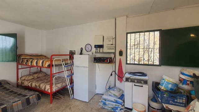 Mark till salu i Monda - 175 000 € (Ref: 7928858)