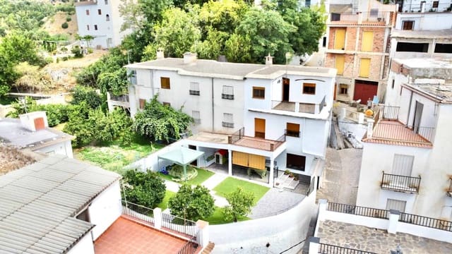 3 bedroom Villa for sale in Válor with garage - € 169,000 (Ref: 10075414)