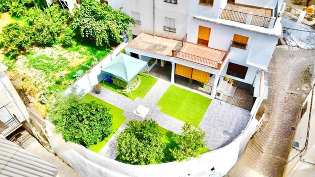 3 bedroom Villa for sale in Válor with garage - € 169,000 (Ref: 10075414)
