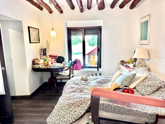 3 bedroom Villa for sale in Válor with garage - € 169,000 (Ref: 10075414)