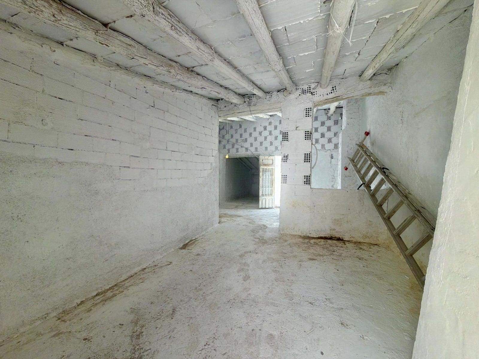 4 slaapkamer Villa te koop in Huercal-Overa met garage - € 69.950 (Ref: 10089578)