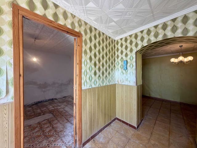 4 slaapkamer Villa te koop in Huércal-Overa met garage - € 69.950 (Ref: 10089578)