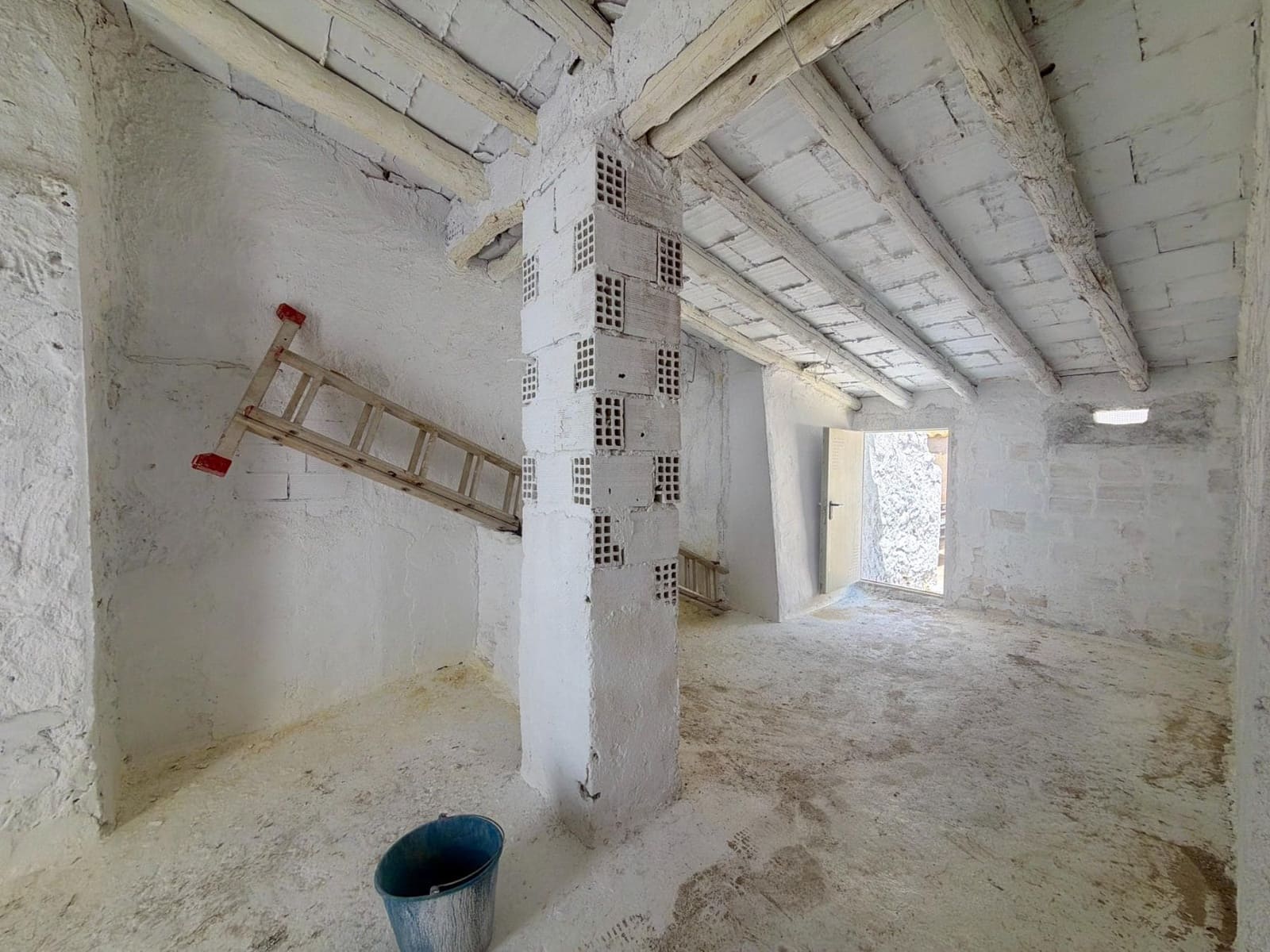 4 slaapkamer Villa te koop in Huercal-Overa met garage - € 69.950 (Ref: 10089578)