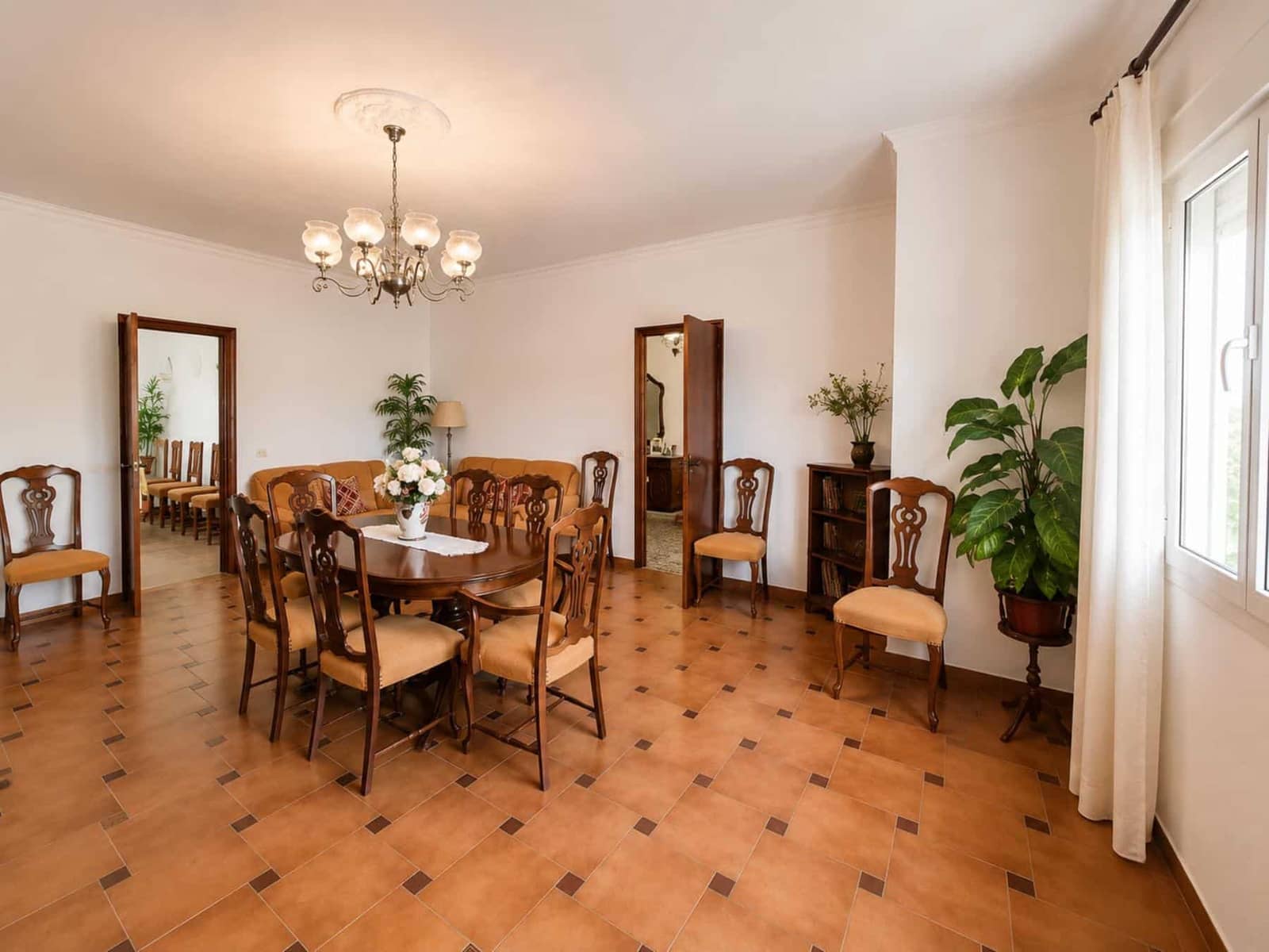4 slaapkamer Villa te koop in Cuevas del Almanzora met garage - € 250.000 (Ref: 10098311)