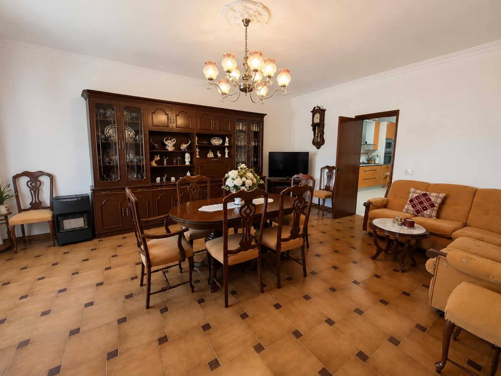 4 slaapkamer Villa te koop in Cuevas del Almanzora met garage - € 250.000 (Ref: 10098311)