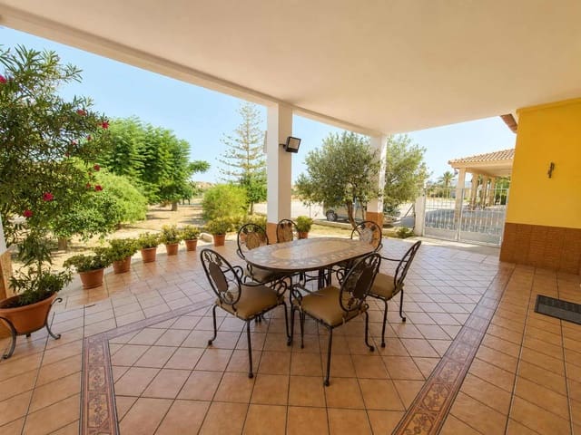 4 slaapkamer Villa te koop in Cuevas del Almanzora met garage - € 250.000 (Ref: 10098311)