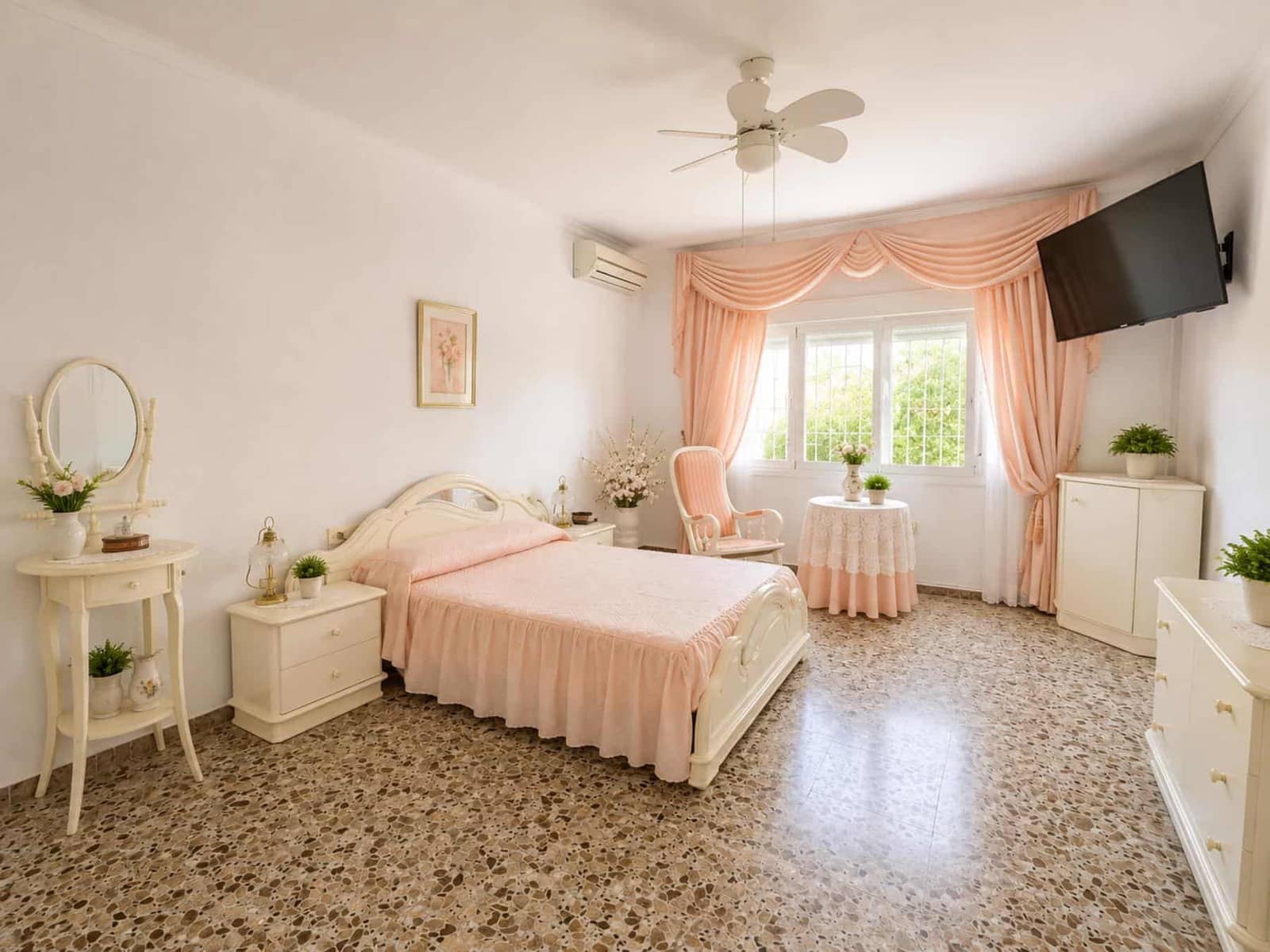 4 slaapkamer Villa te koop in Cuevas del Almanzora met garage - € 250.000 (Ref: 10098311)