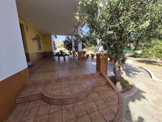 4 slaapkamer Villa te koop in Cuevas del Almanzora met garage - € 250.000 (Ref: 10098311)