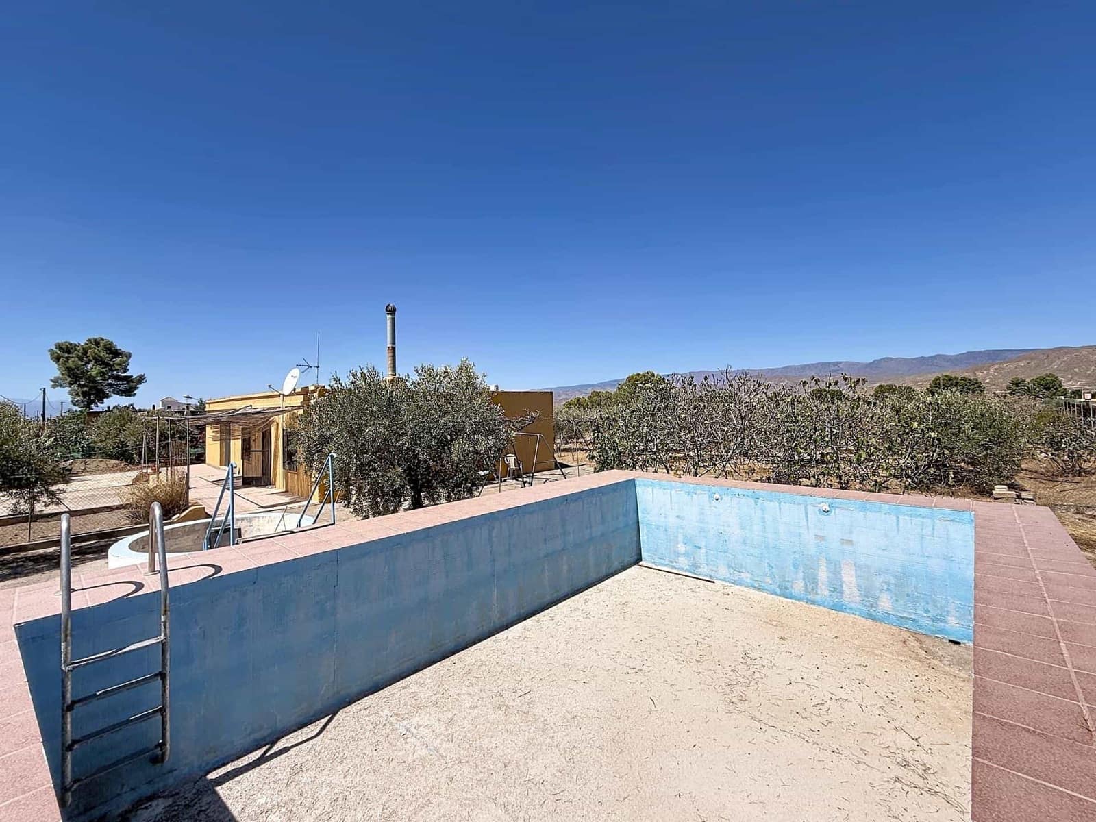 4 Zimmer Villa zu verkaufen in Tabernas mit Pool Garage - 99.000 € (Ref: 10098312)