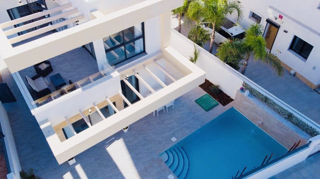 3 soveværelse Villa til salg i Los Montesinos med swimmingpool garage - € 335.900 (Ref: 5951542)