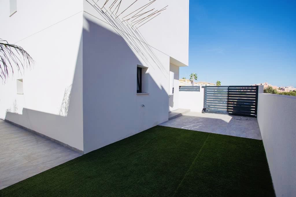 3 soveværelse Villa til salg i Los Montesinos med swimmingpool garage - € 335.900 (Ref: 5951542)