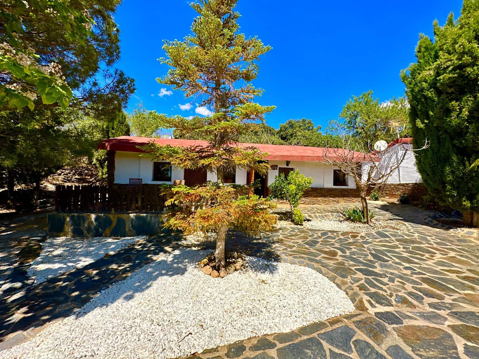 5 soveværelse Erhverv til salg i Granada by med swimmingpool garage - € 550.000 (Ref: 7573124)