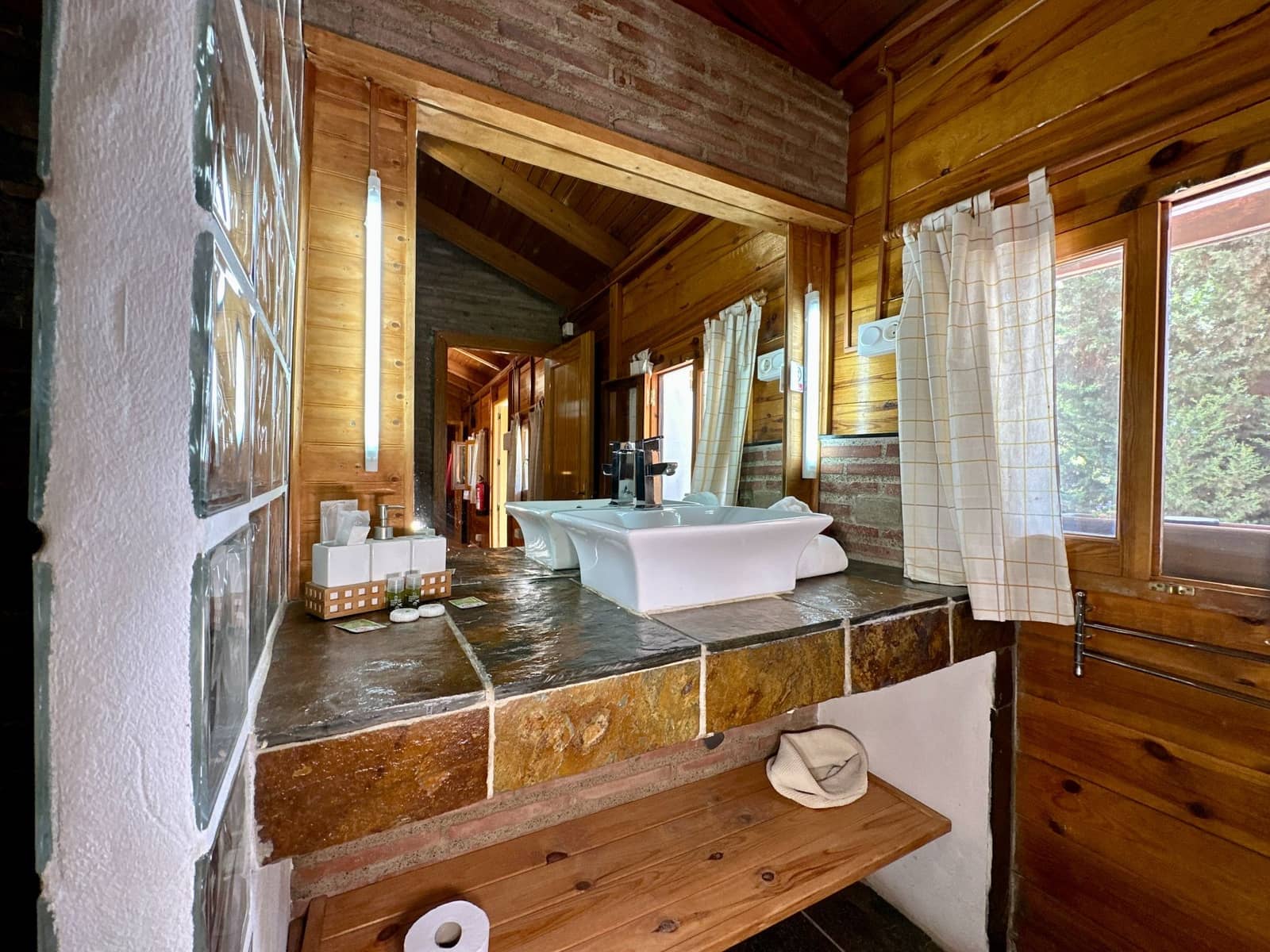 5 soveværelse Erhverv til salg i Granada by med swimmingpool garage - € 550.000 (Ref: 7573124)