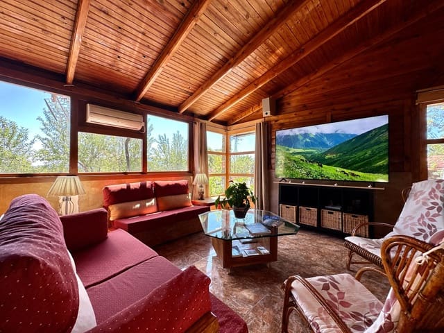 5 soverom Kommersiell til salgs i Granada by med svømmebasseng garasje - € 550 000 (Ref: 7573124)