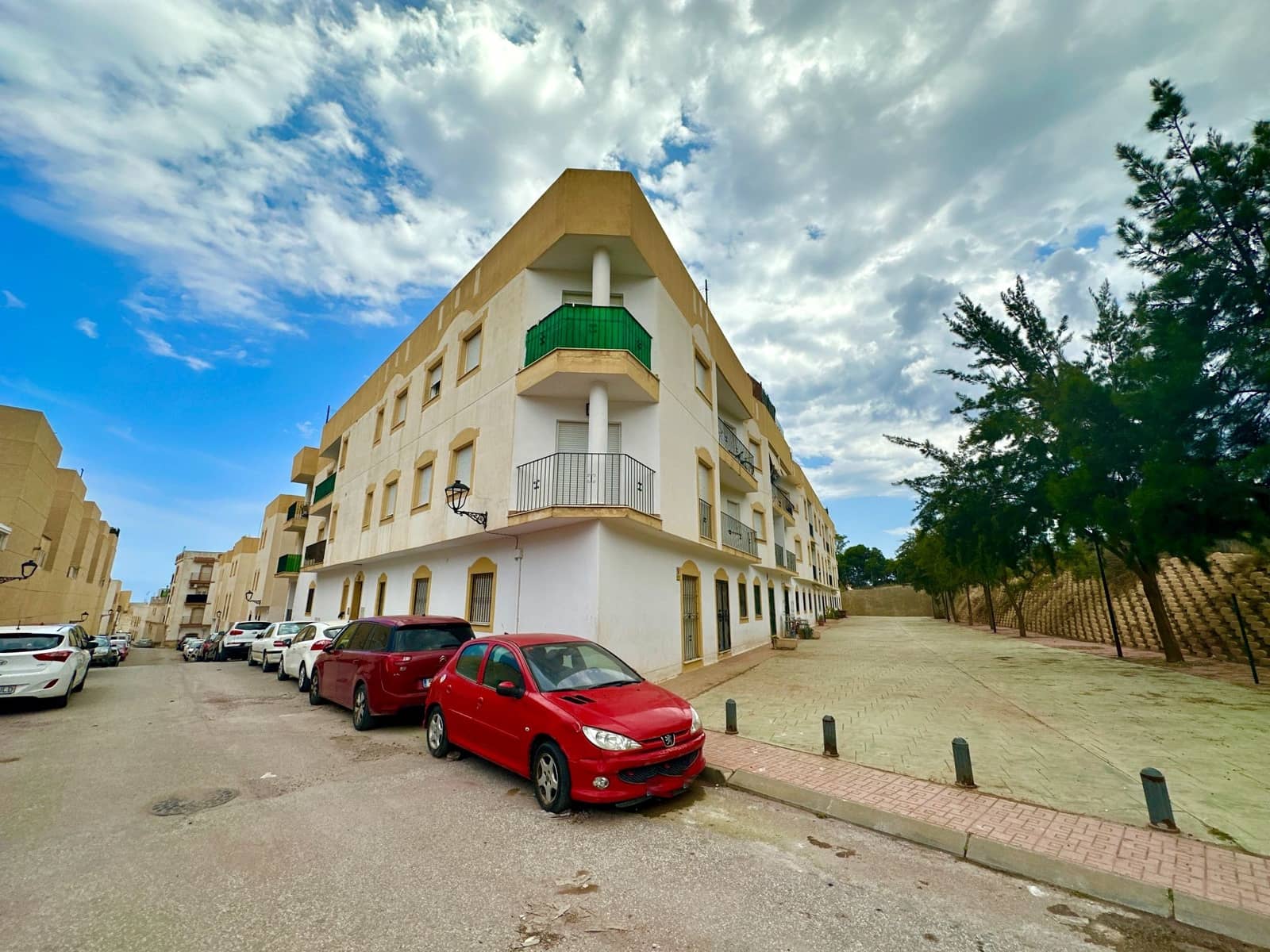 2 soveværelse Lejlighed til leje i Garrucha med garage - € 895 (Ref: 7601801)