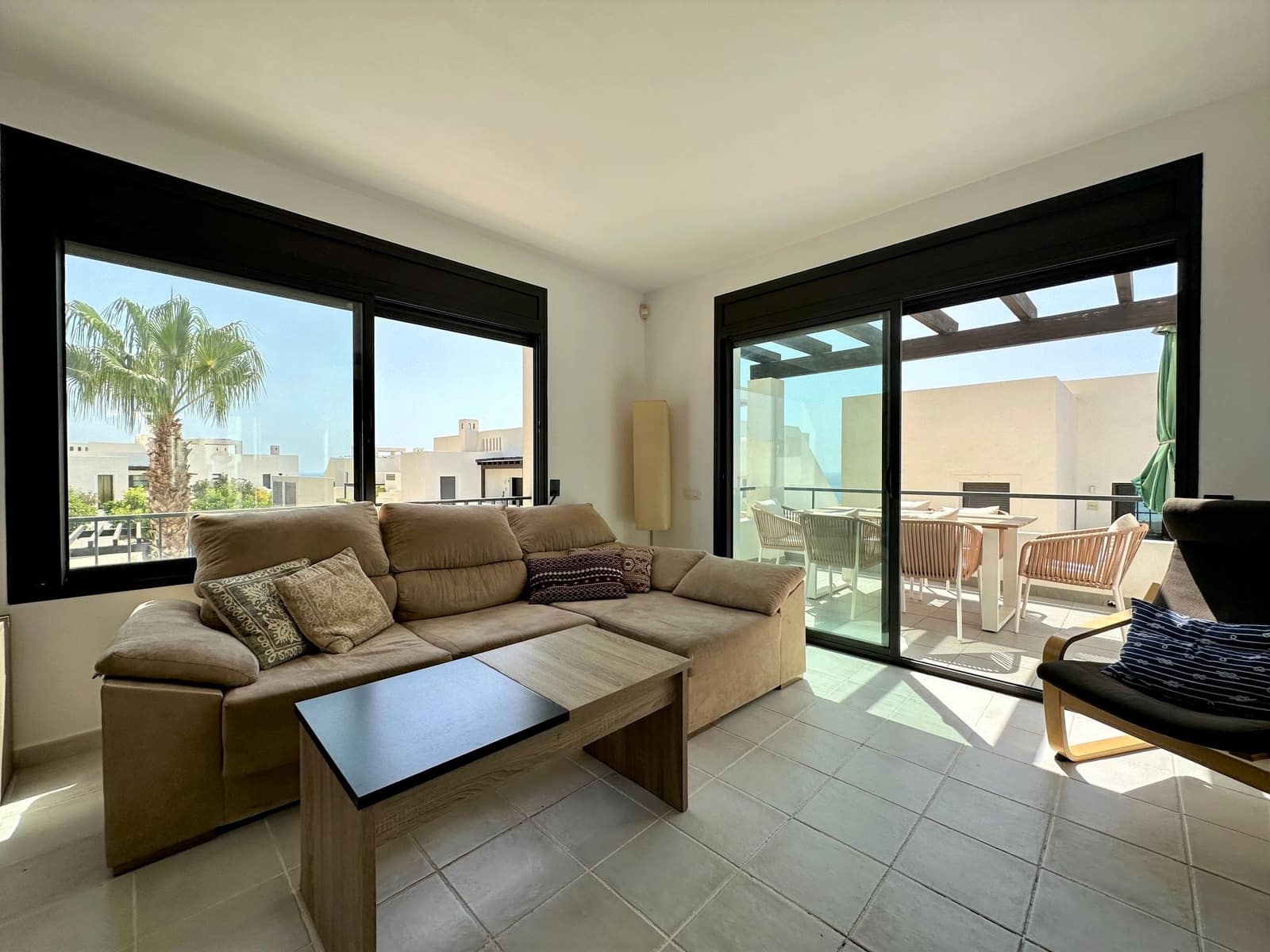 2 soveværelse Penthouse til leje i Mojacar med swimmingpool garage - € 1.295 (Ref: 7775557)