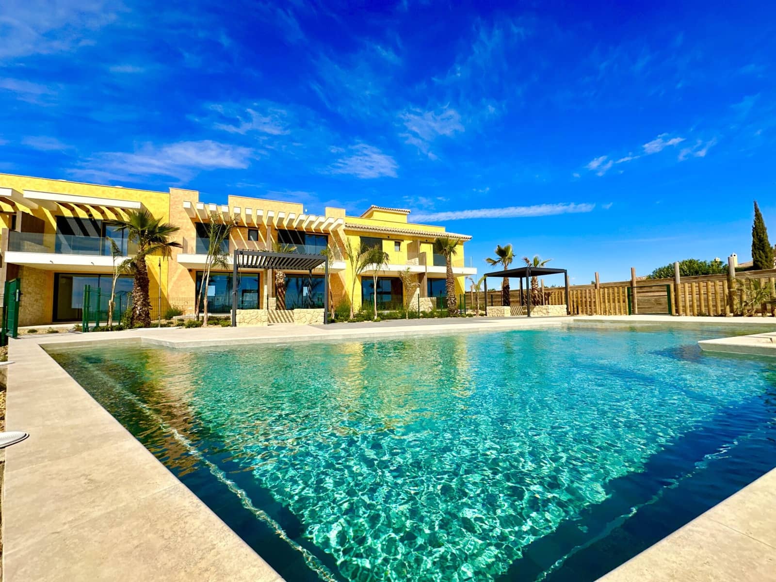 2 soveværelse Byhus til salg i Cuevas del Almanzora med swimmingpool garage - € 290.000 (Ref: 8142218)