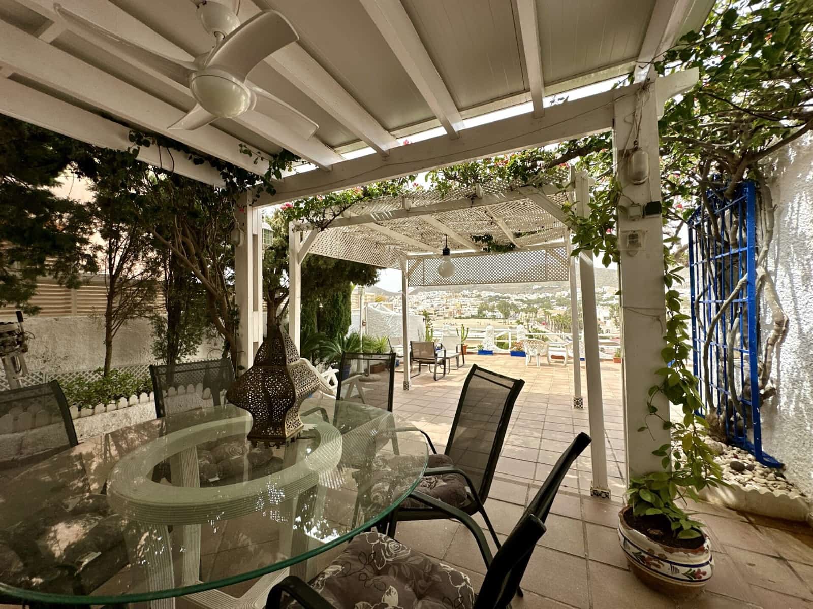 5 soverom Villa til salgs i San Jose med svømmebasseng garasje - € 990 000 (Ref: 8225786)