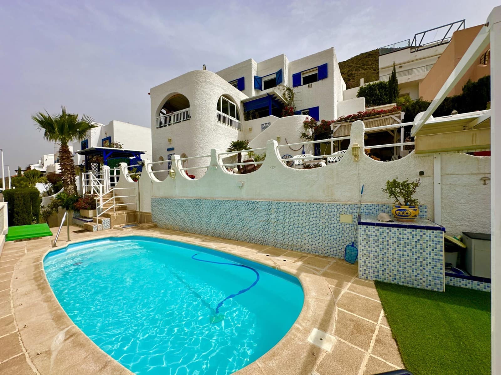 5 soverom Villa til salgs i San Jose med svømmebasseng garasje - € 990 000 (Ref: 8225786)