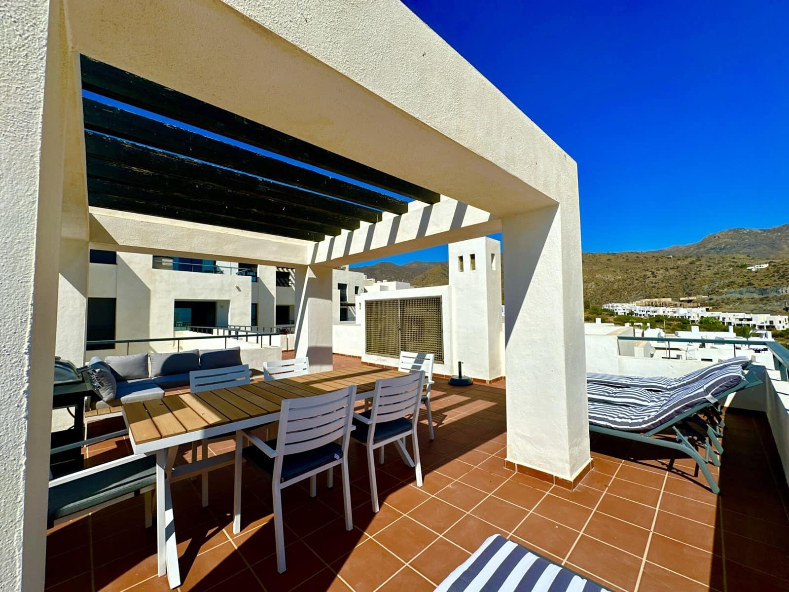 2 soveværelse Lejlighed til leje i Mojacar med swimmingpool garage - € 1.500 (Ref: 8428493)