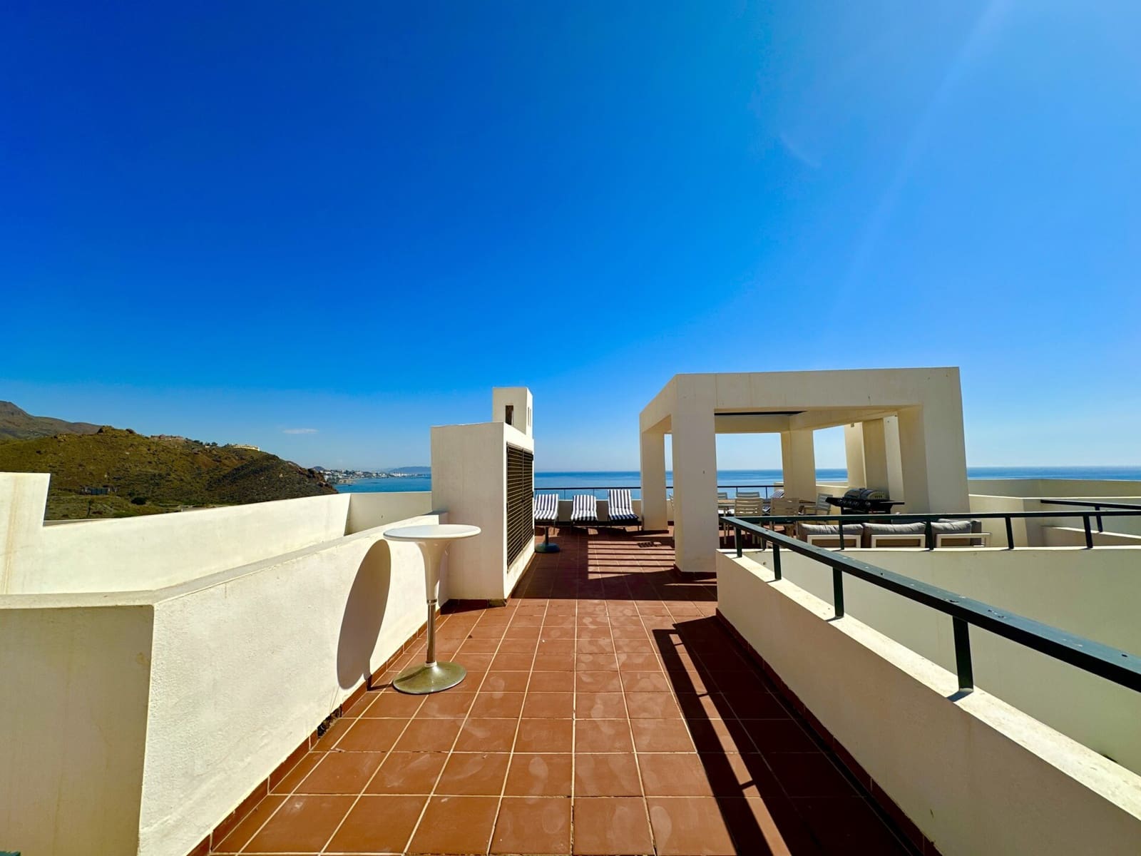 2 soveværelse Lejlighed til leje i Mojacar med swimmingpool garage - € 1.500 (Ref: 8428493)