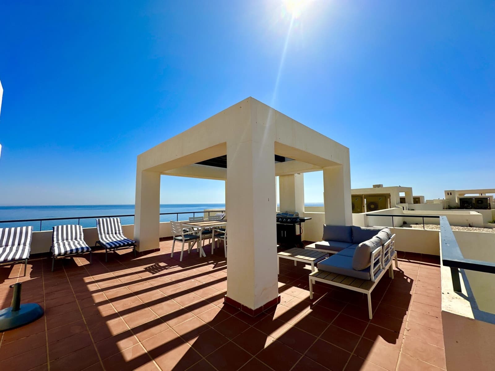 2 soveværelse Lejlighed til leje i Mojacar med swimmingpool garage - € 1.500 (Ref: 8428493)