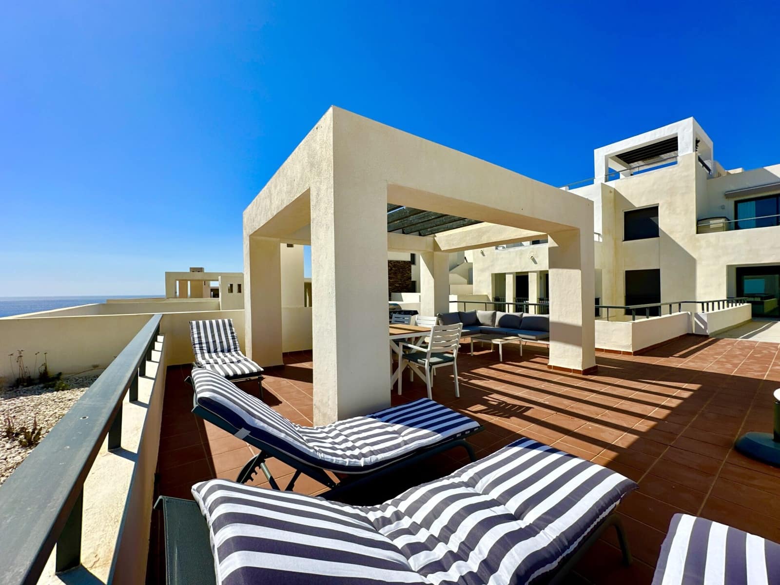 2 soveværelse Lejlighed til leje i Mojacar med swimmingpool garage - € 1.500 (Ref: 8428493)