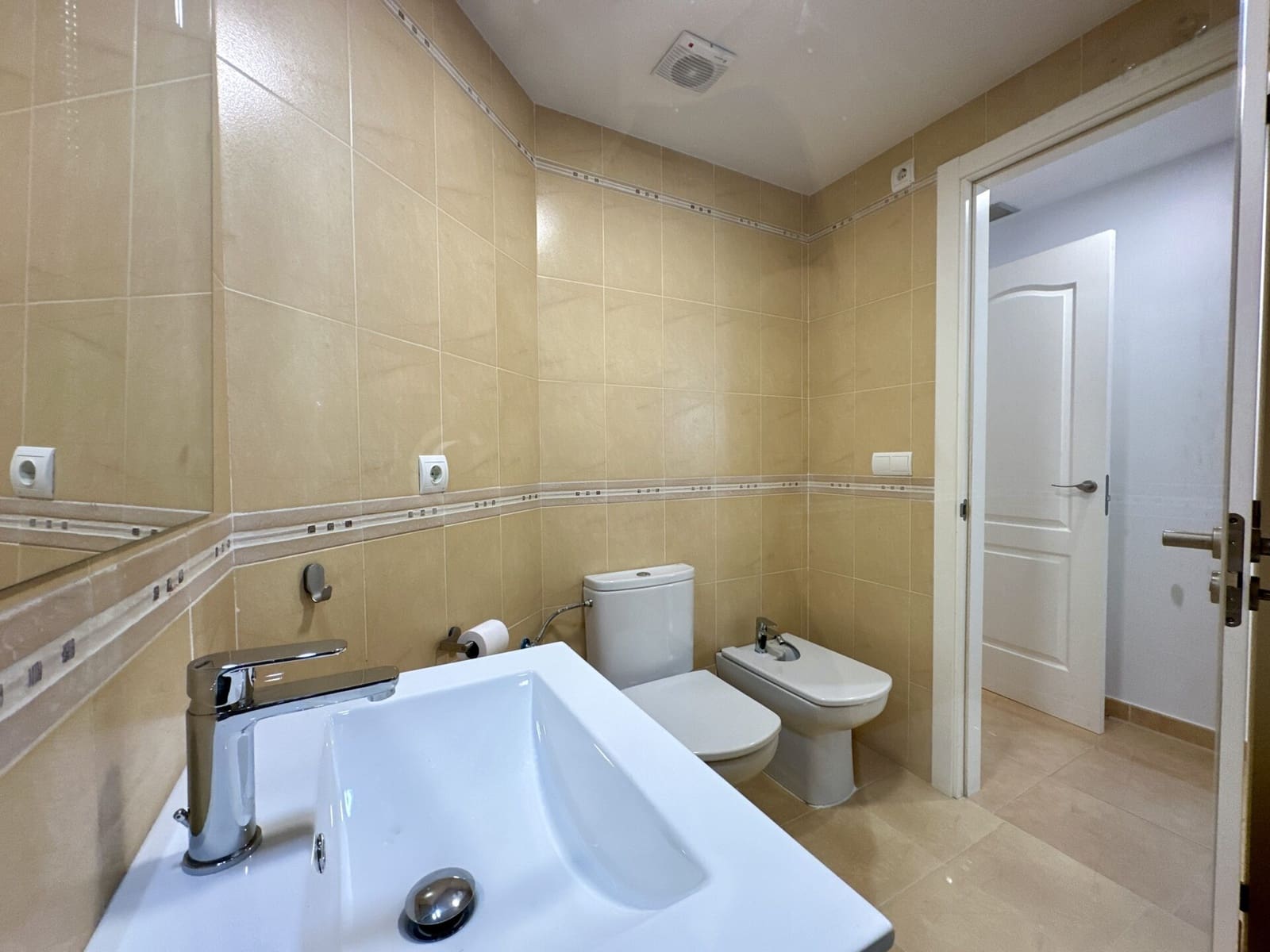 3 soveværelse Bungalow til leje i Mojacar med swimmingpool garage - € 1.395 (Ref: 8544485)