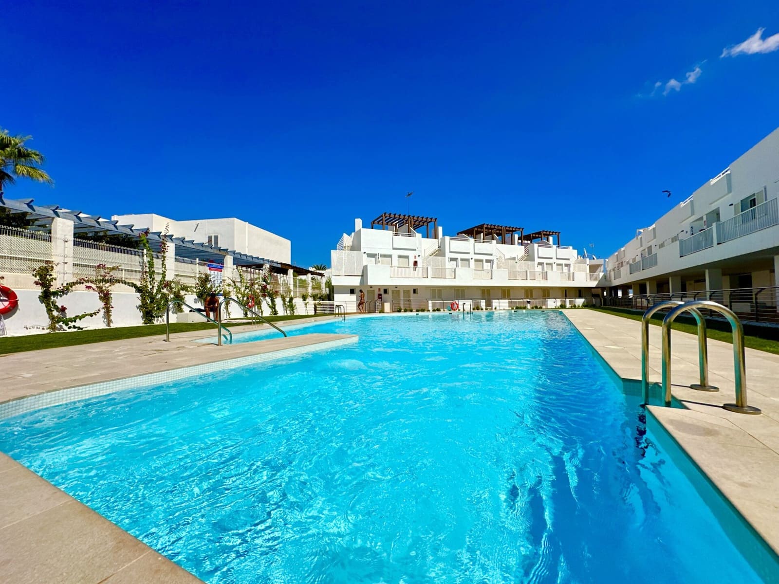 3 soveværelse Bungalow til leje i Mojacar med swimmingpool garage - € 1.395 (Ref: 8544485)