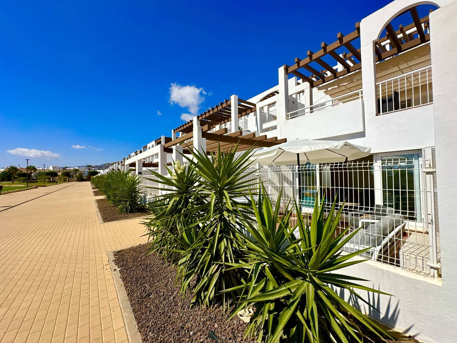 3 soveværelse Bungalow til leje i Mojacar med swimmingpool garage - € 1.395 (Ref: 8544485)